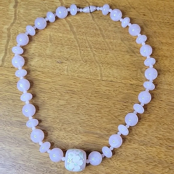 Avon Touch Of Spring Pink Lucite Beaded Floral Necklace Vintage 1989 - Picture 2 of 7